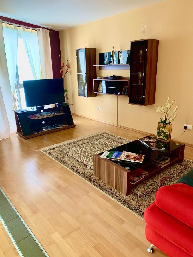 Apartment Luxurious Incl Garage And Terrace